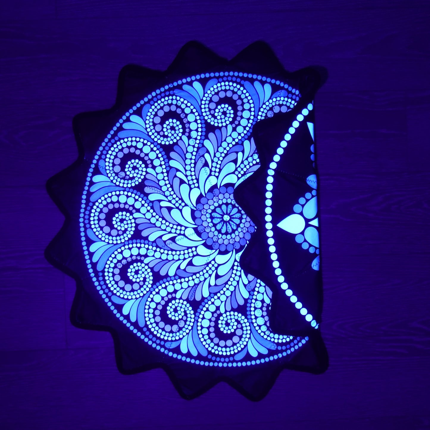 New Creative 16-Pointed Star — Double-Sided UV Print with Distinct Patterns (White)